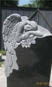 Памятник из гранита габбро-диабаз спящий ангел