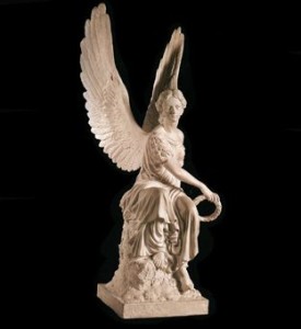 Скульптура - Ангел с венком, арт. 040
